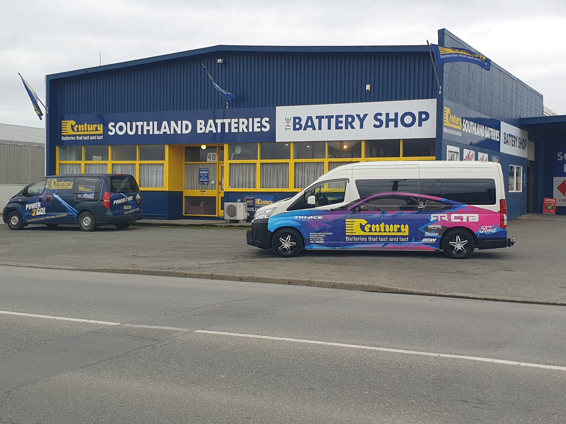 Southland Batteries shop and branded service vehicles on Bond Street